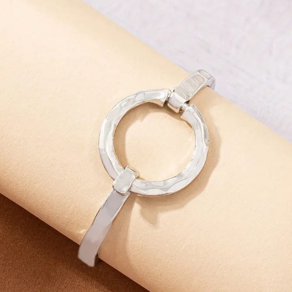 Hollow Circle Design  Silver Clasp Bracelet